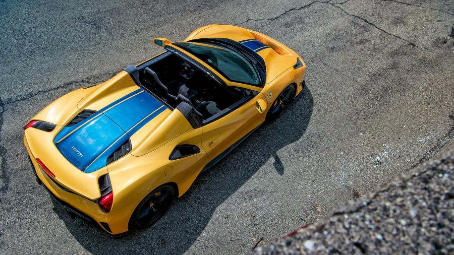  Ferrari 488 Pista Spider Giallo Modena 2018 года  (фото 9 из 14)